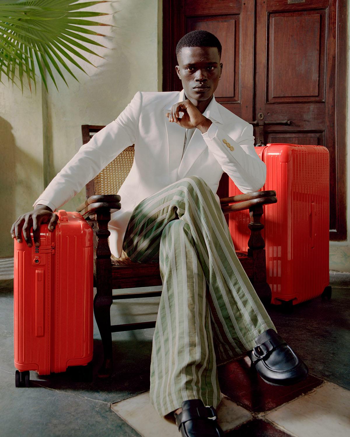 rimowa-flamingo-azure-08