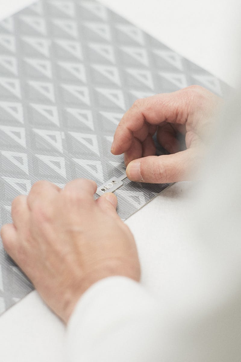 dior-cd-diamond-logo-pattern-kim-jones-ss22 (15)