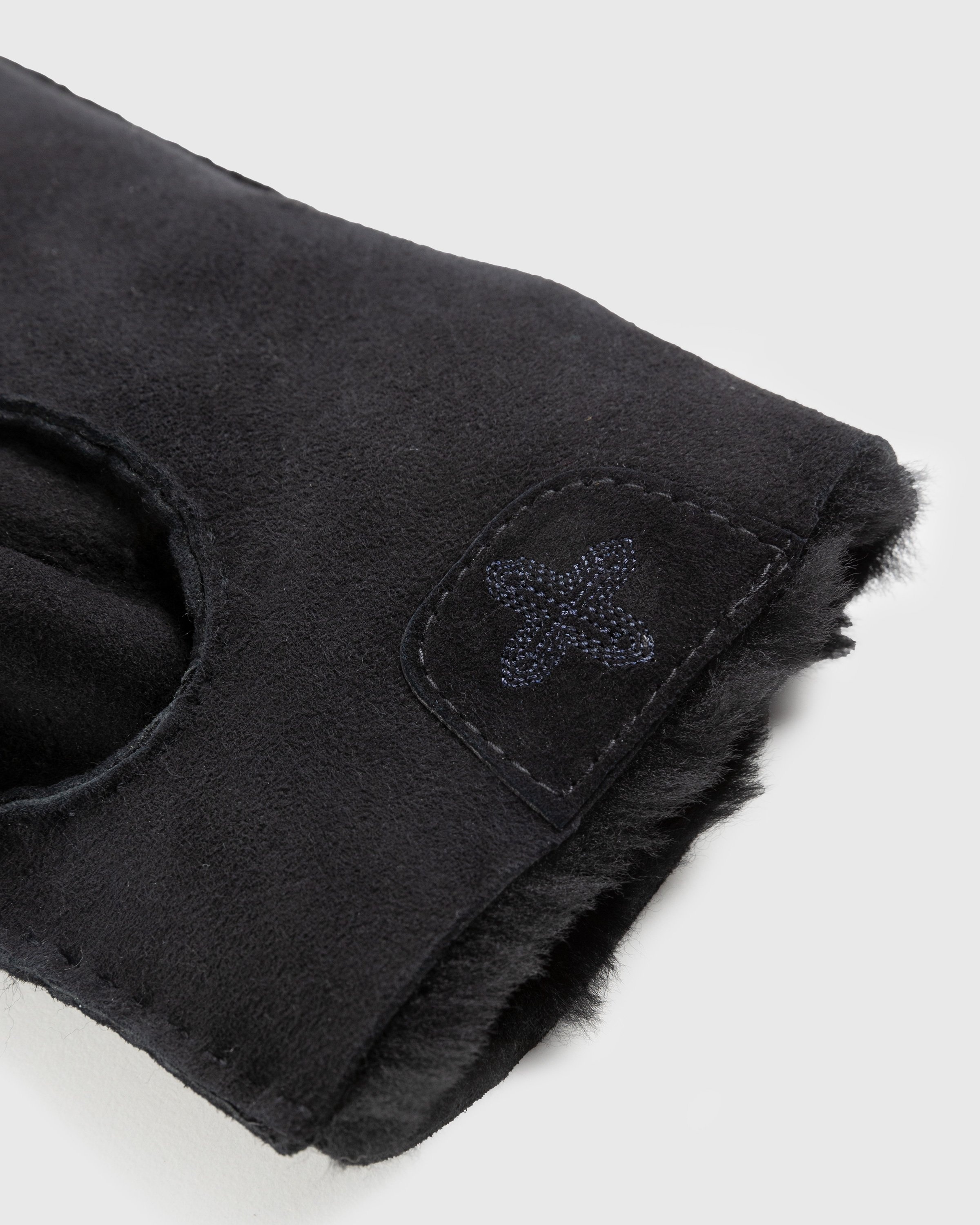 Ugg x Children of the Discordance – Sheepskin Gloves Black - Gloves - Black - Image 5