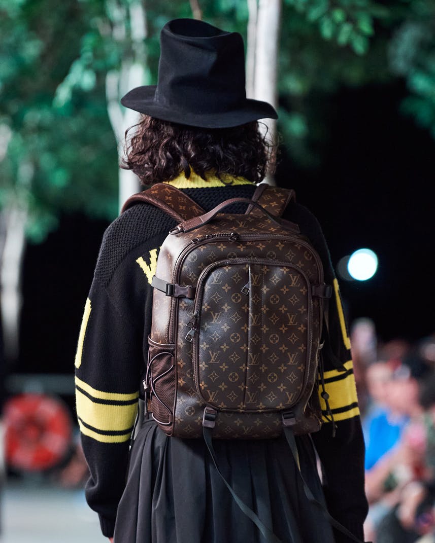 virgil-abloh-louis-vuitton-ss22-collection-details-nike (70)