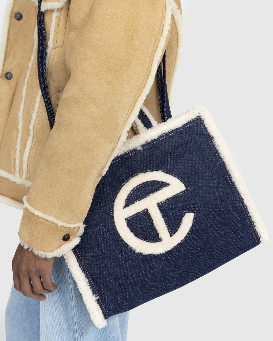 Ugg x Telfar – Denim Medium Shopper Indigo - Bags - Blue - Image 5