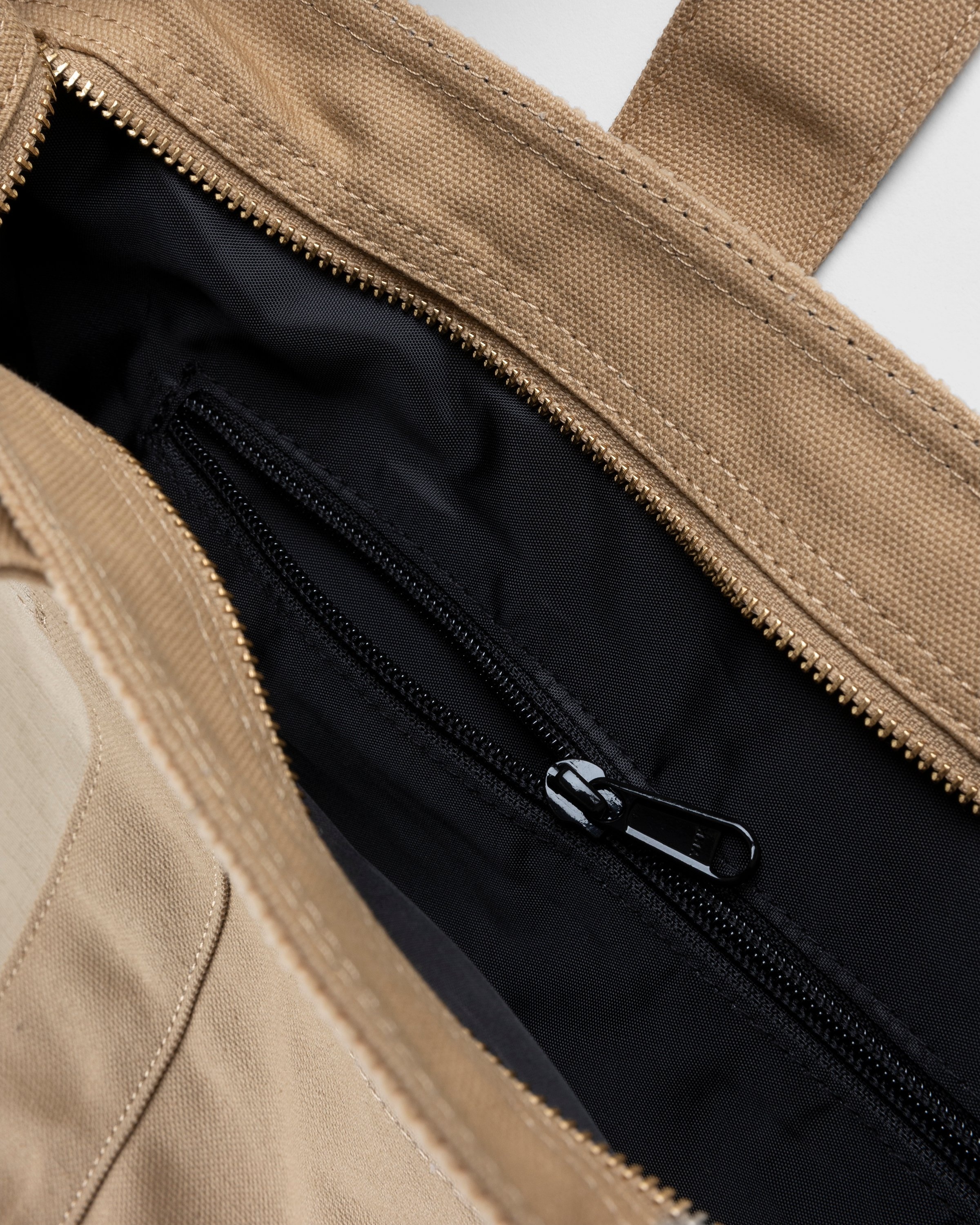 Carhartt WIP – Medley Tote Bag Dusty Hamilton Brown | Highsnobiety 