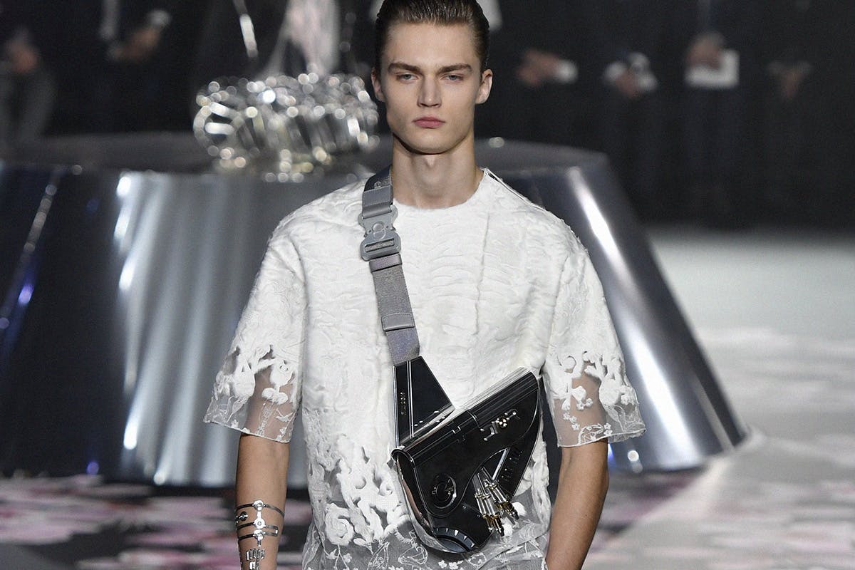 dior sorayama saddle bag main Harjime Sorayama kim jones