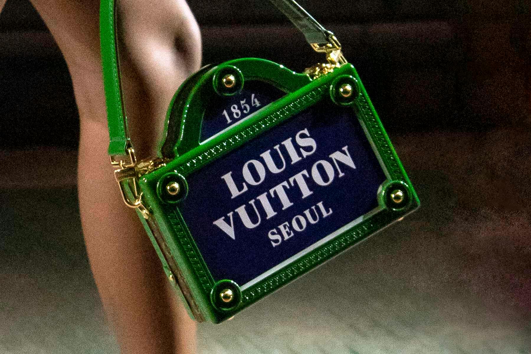 Louis Vuitton 2023 프리폴이 채널링된 오징어와 K-Pop인 이유