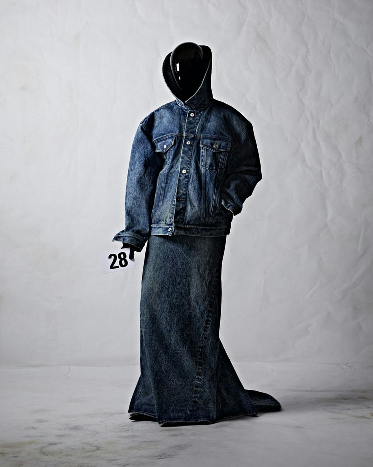 balenciaga-couture-2022-kim-kardashian-28