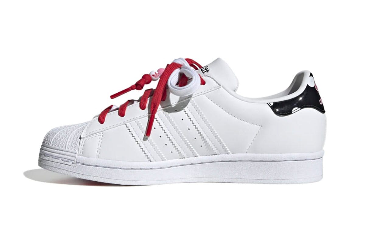 hello-kitty-adidas-superstar-1