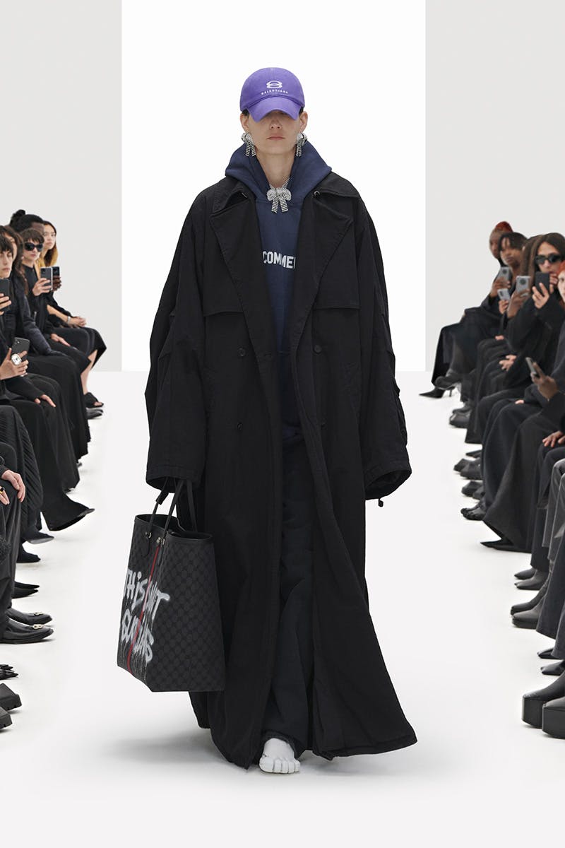 balenciaga-spring-2022-15