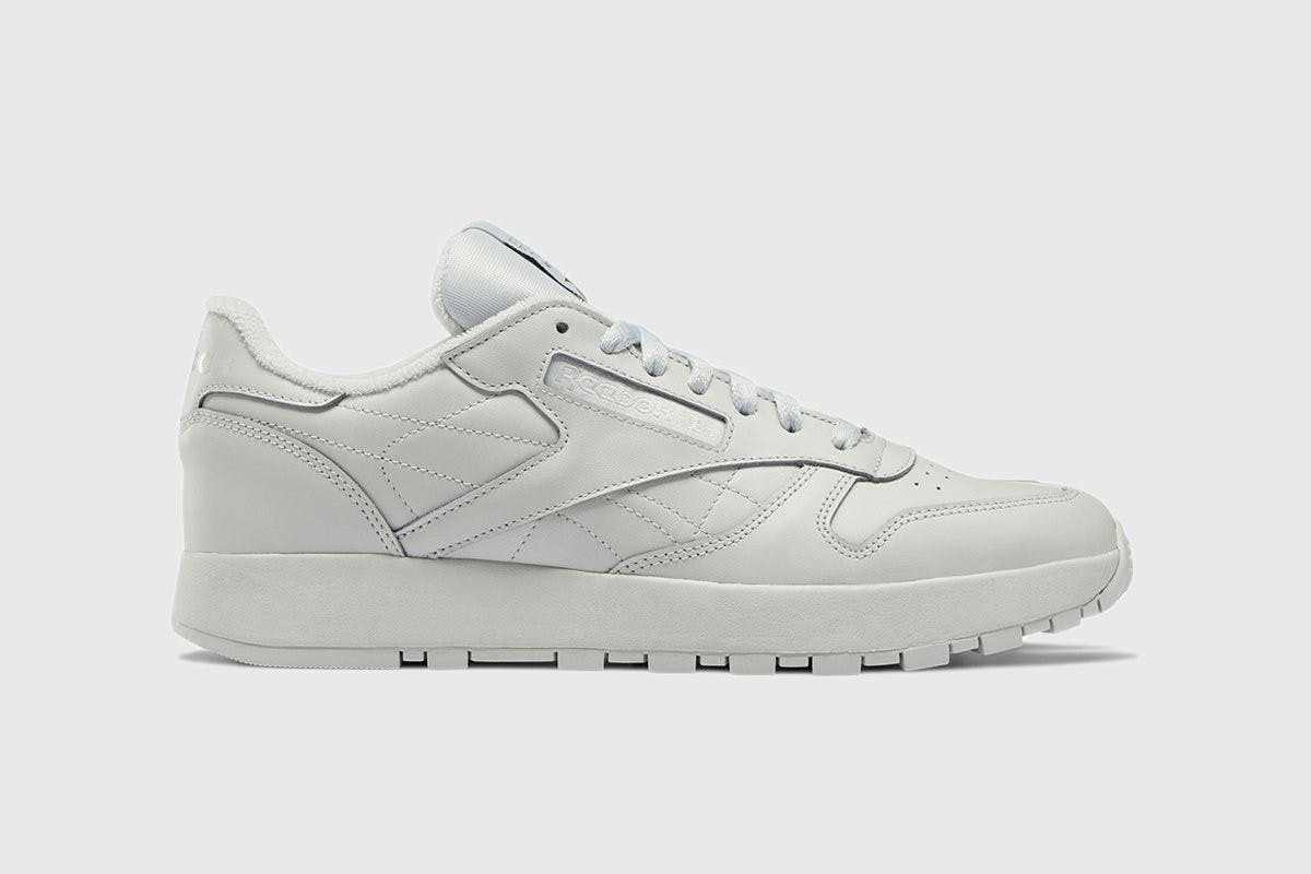 maison-margiela-reebok-classic-leather-tabi-red-grey-release-date-price-011