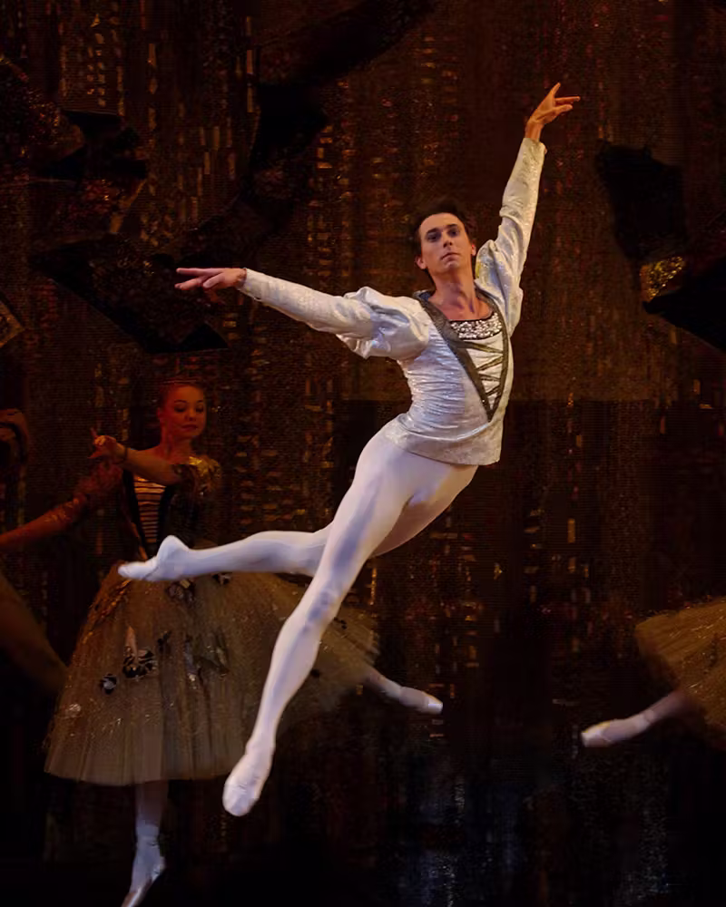 Is the 2022 Balletcore Trend for Men Too?