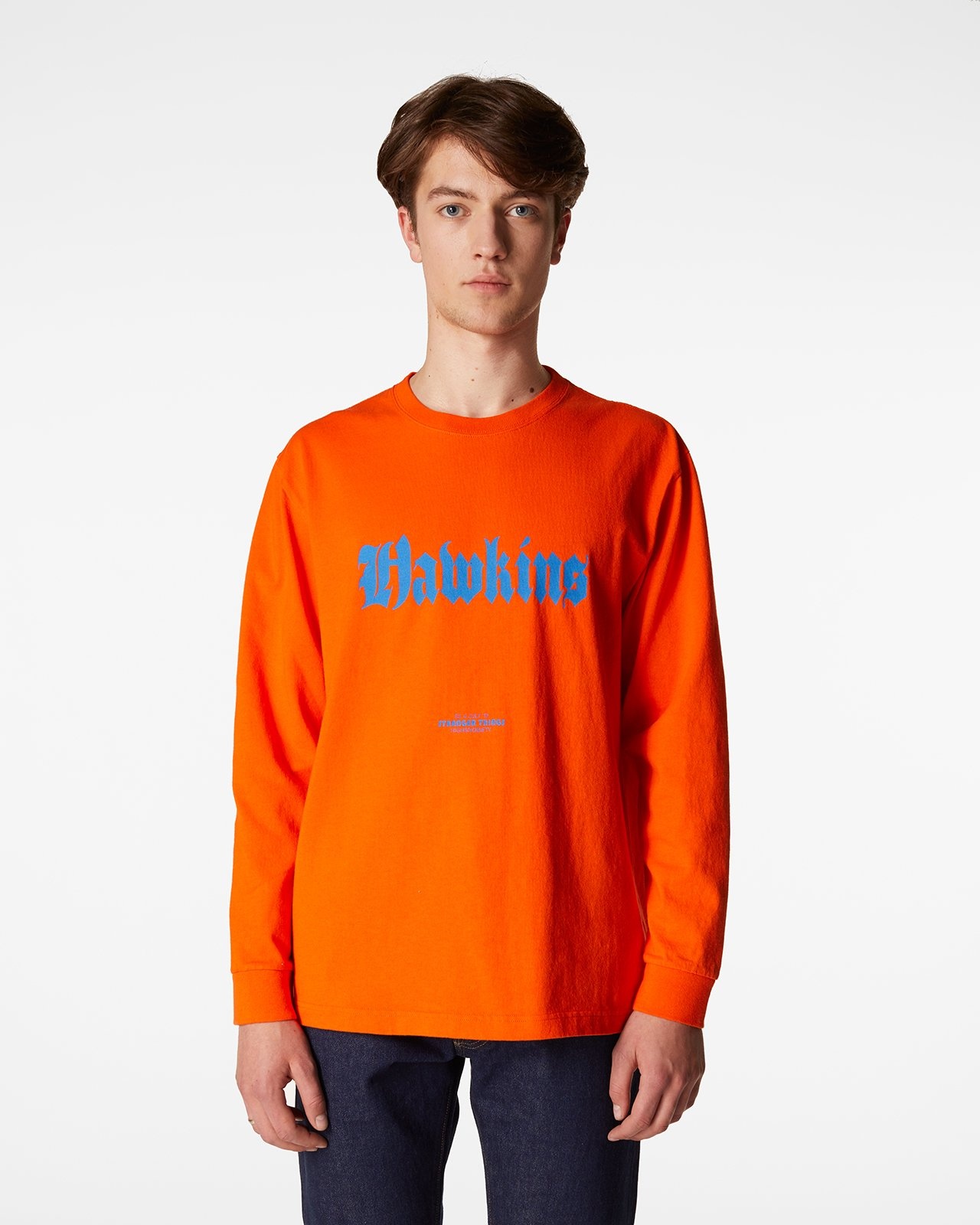 Highsnobiety – Stranger Things Hawkins Lonsleeve Orange - T-shirts - Red - Image 6