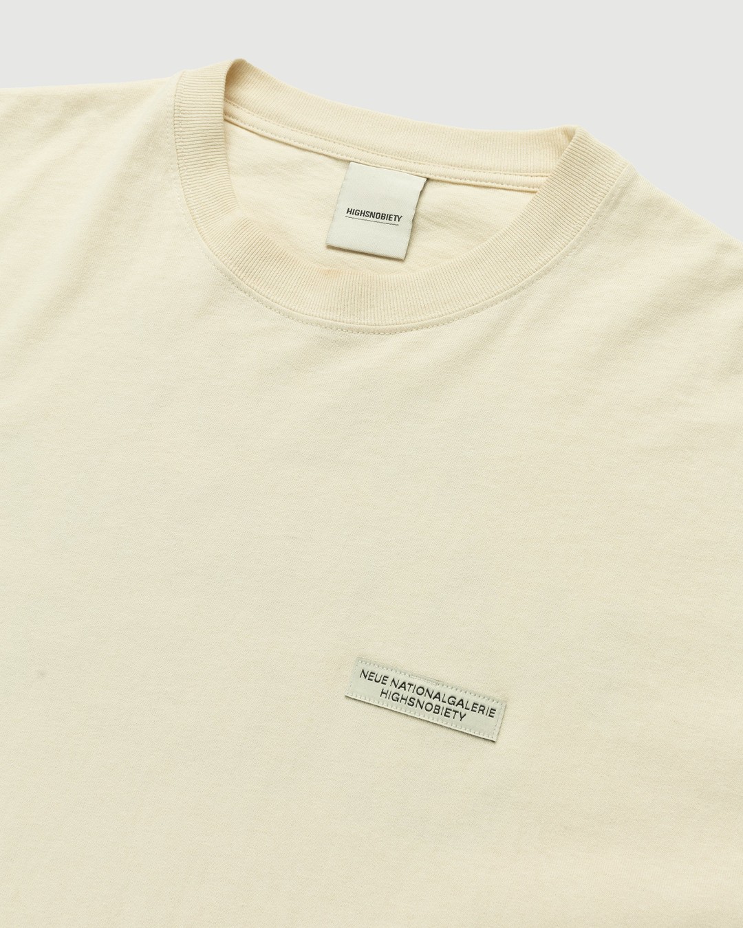 Neue Nationalgalerie x Highsnobiety – BERLIN, BERLIN 3 T-Shirt Off-White - Tops - Beige - Image 5