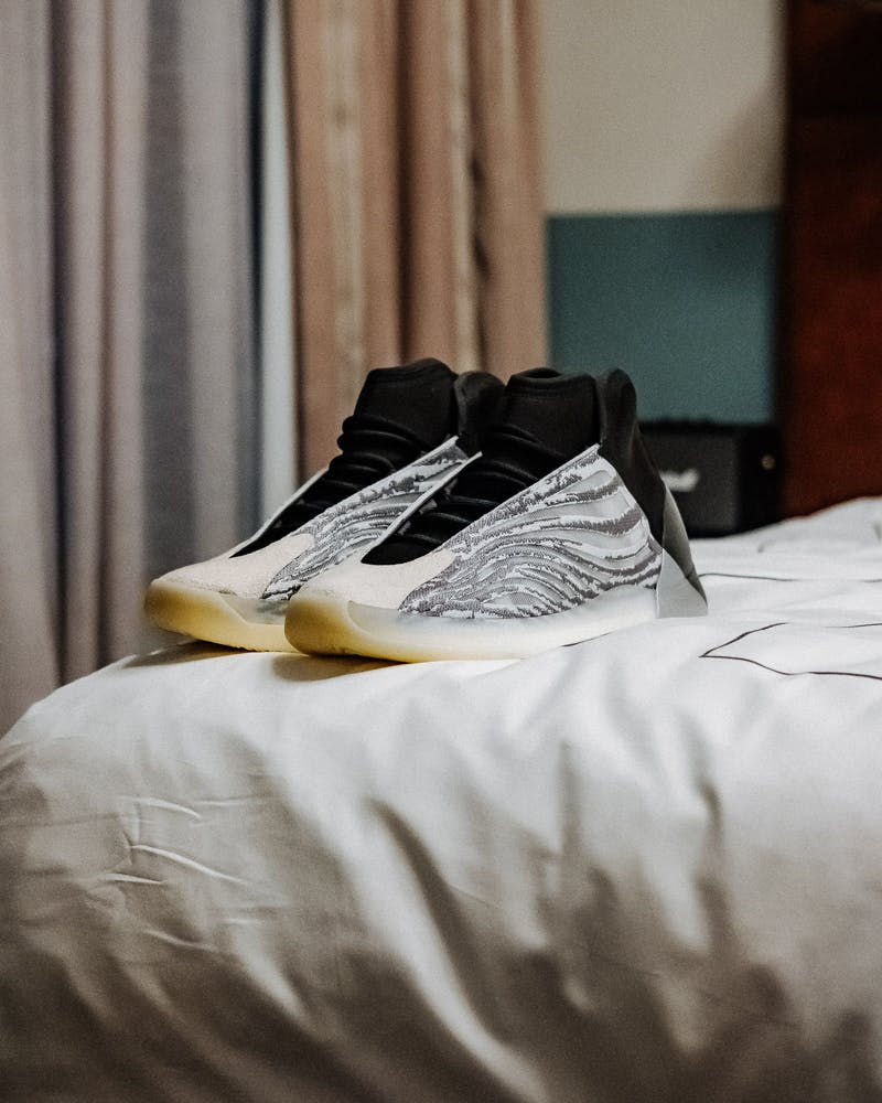 yeezy qntm triple black