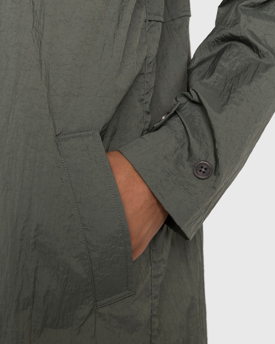 Highsnobiety – Crinkle Nylon Mac Khaki - Outerwear - Green - Image 6