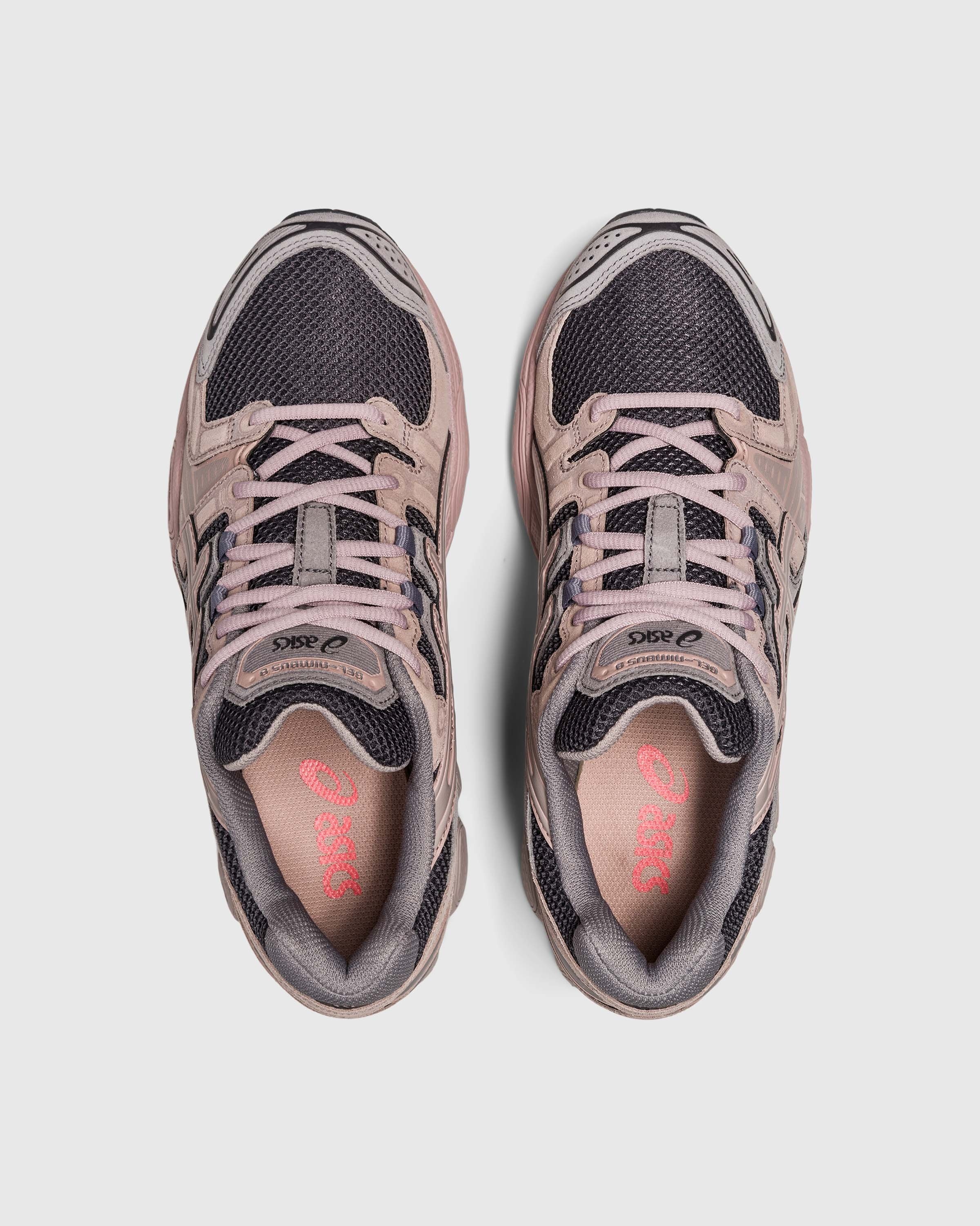 asics – GEL-NIMBUS 9 Obsidian Grey/Moonrock - Low Top Sneakers - Pink - Image 5