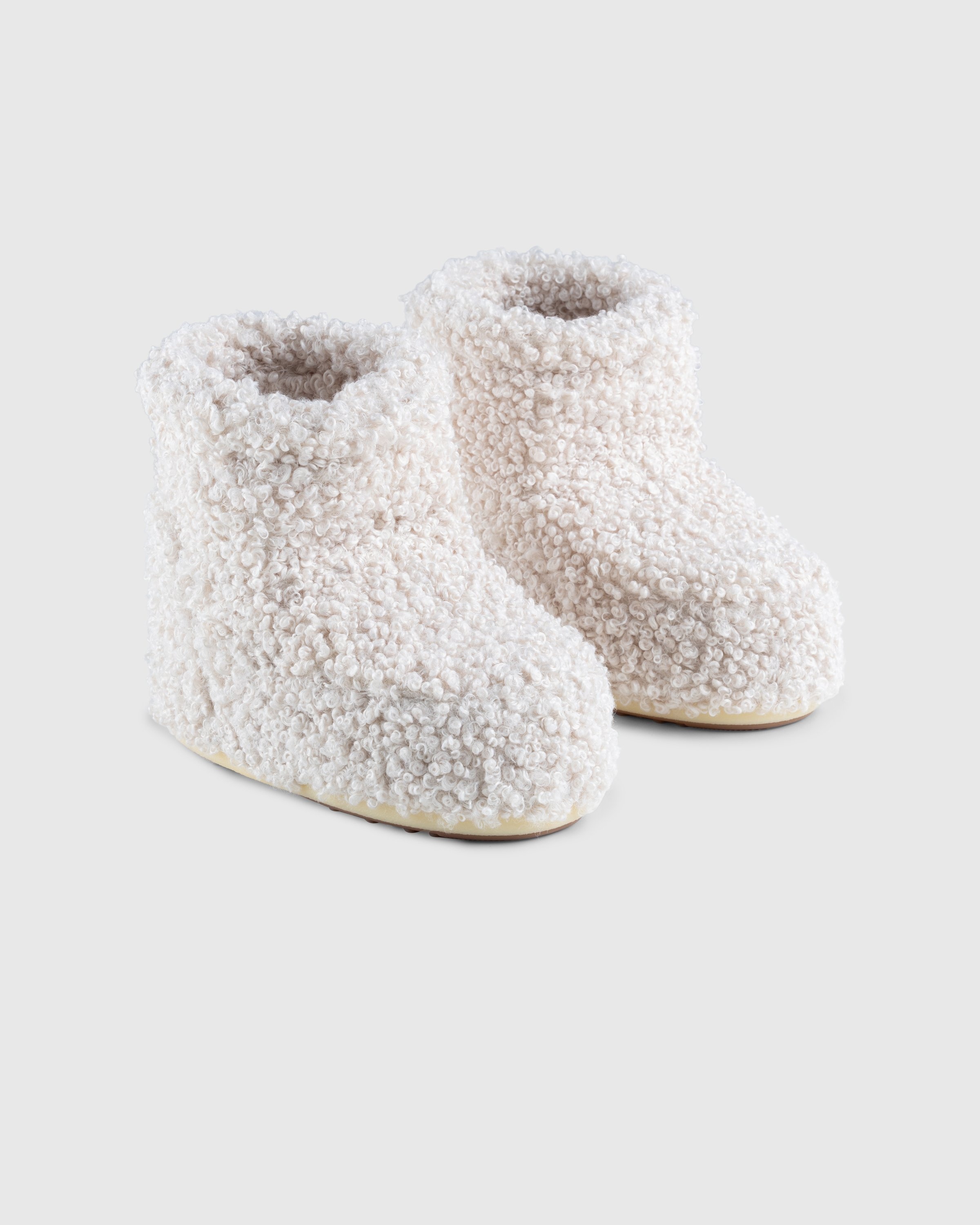 Moon Boot – Icon Low Faux Curly Boots Cream - Boots - White - Image 3