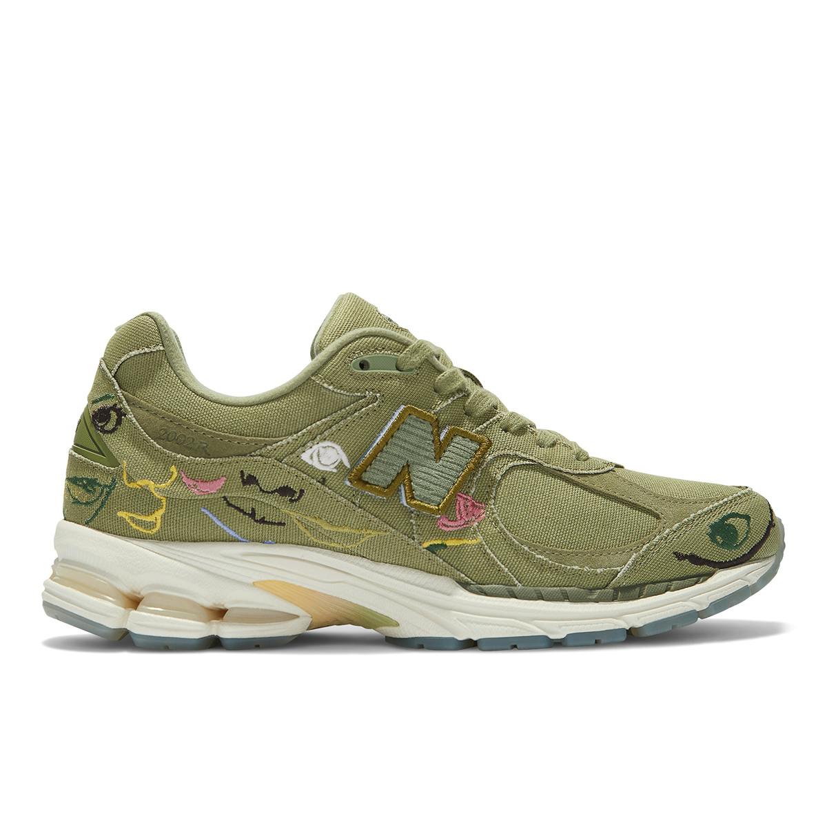 bryant-giles-new-balance-2002r-4