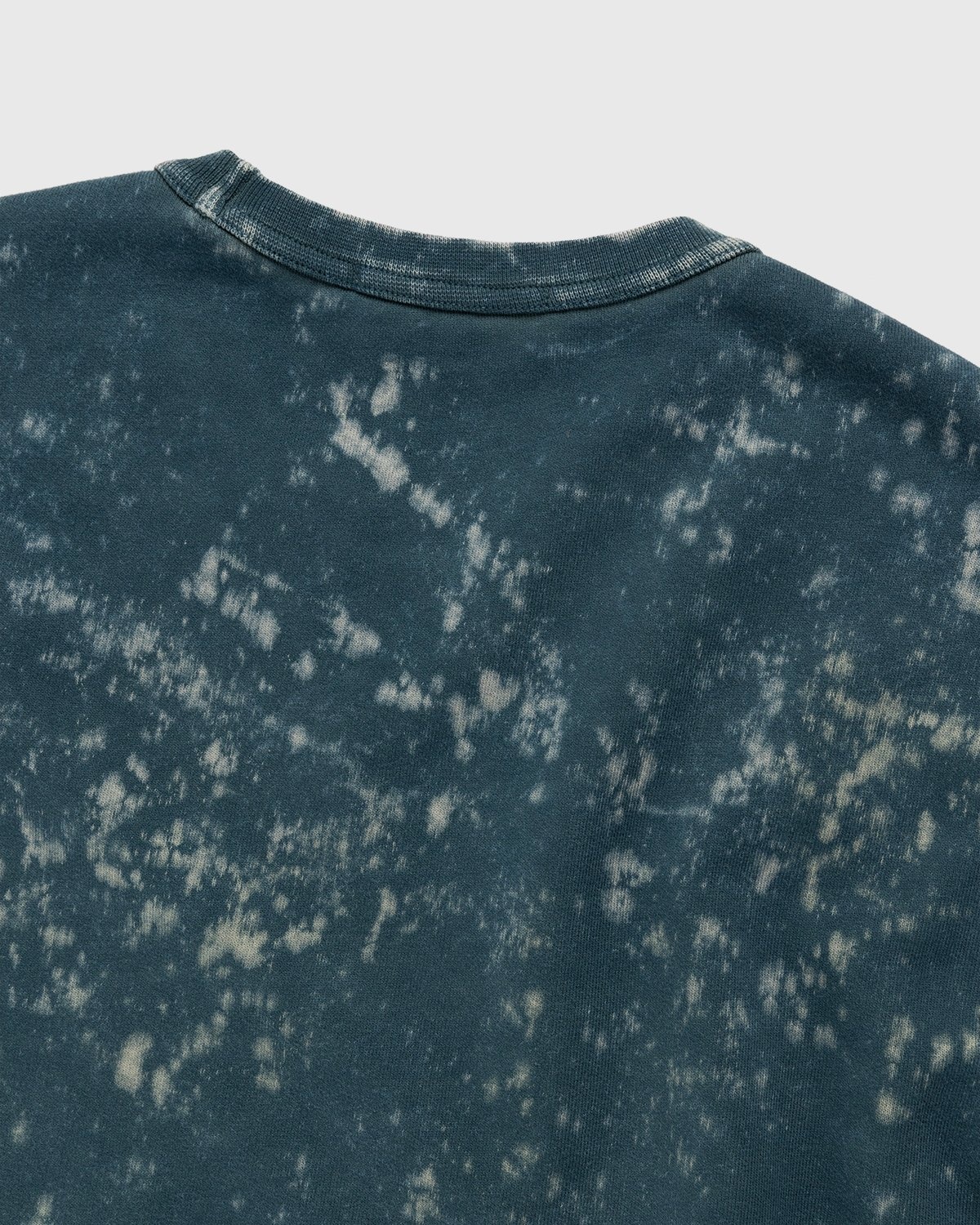 Stone Island – 61538 Garment-Dyed Cotton Fleece Crewneck Mid Blue - Sweats - Blue - Image 4