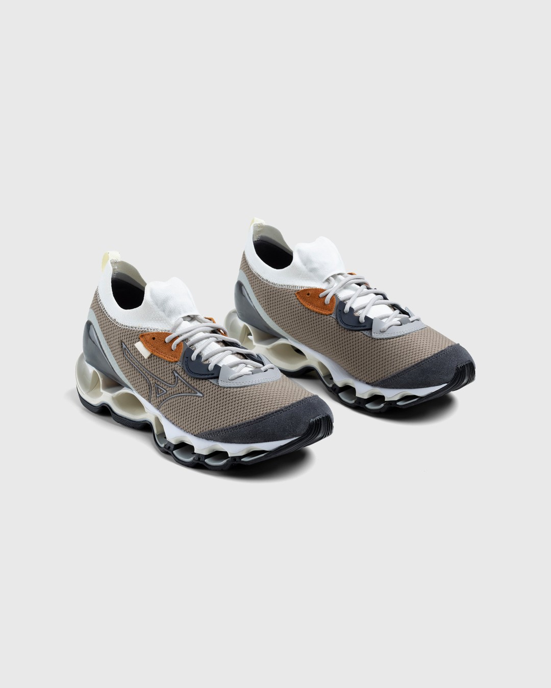 Mizuno – Wave Prophecy Beta Fallen Rock/Harbor Mist - Sneakers - Beige - Image 3