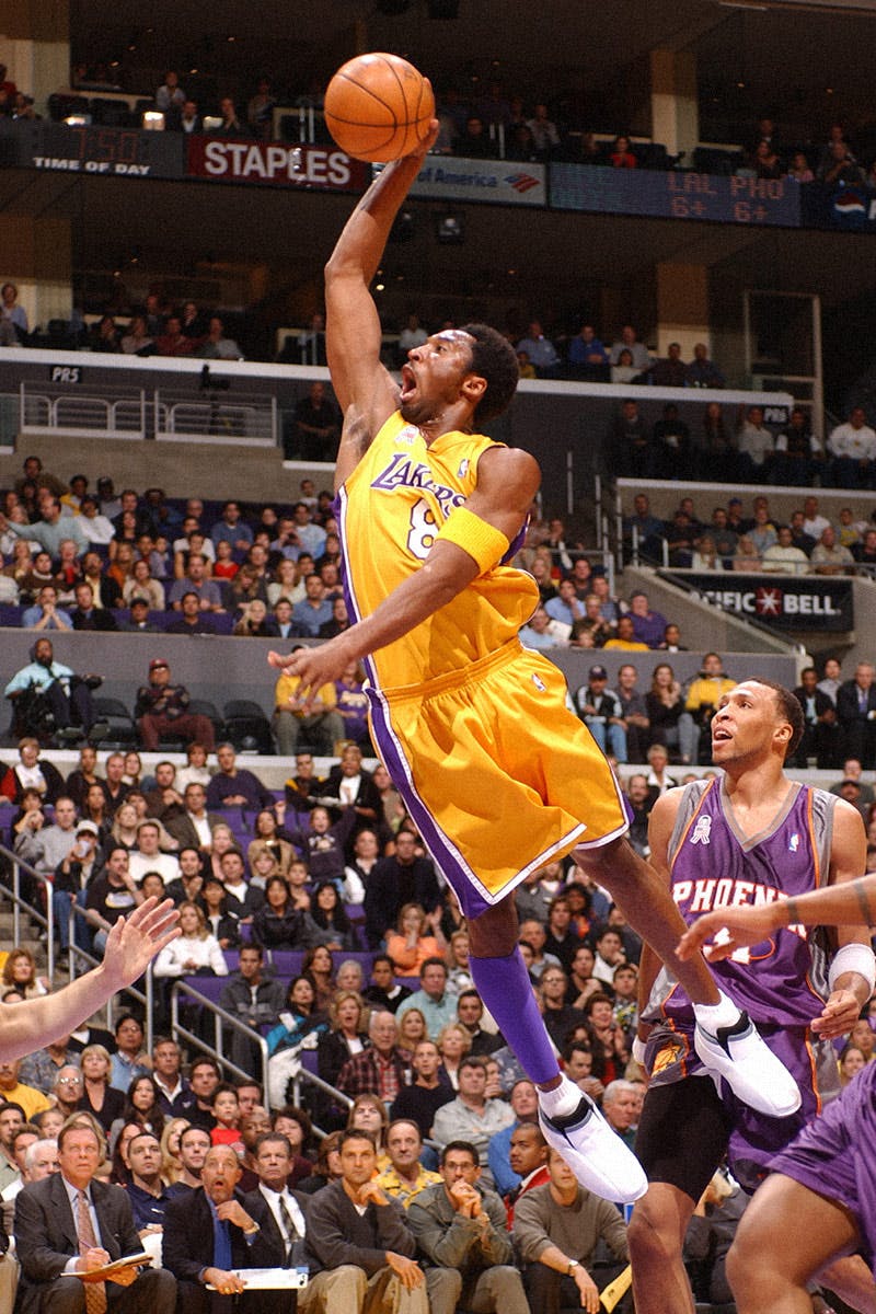 banda vestido Fresco adidas Kobe 2: A Look Back at Kobe Bryant's Most Bizarre Sneaker