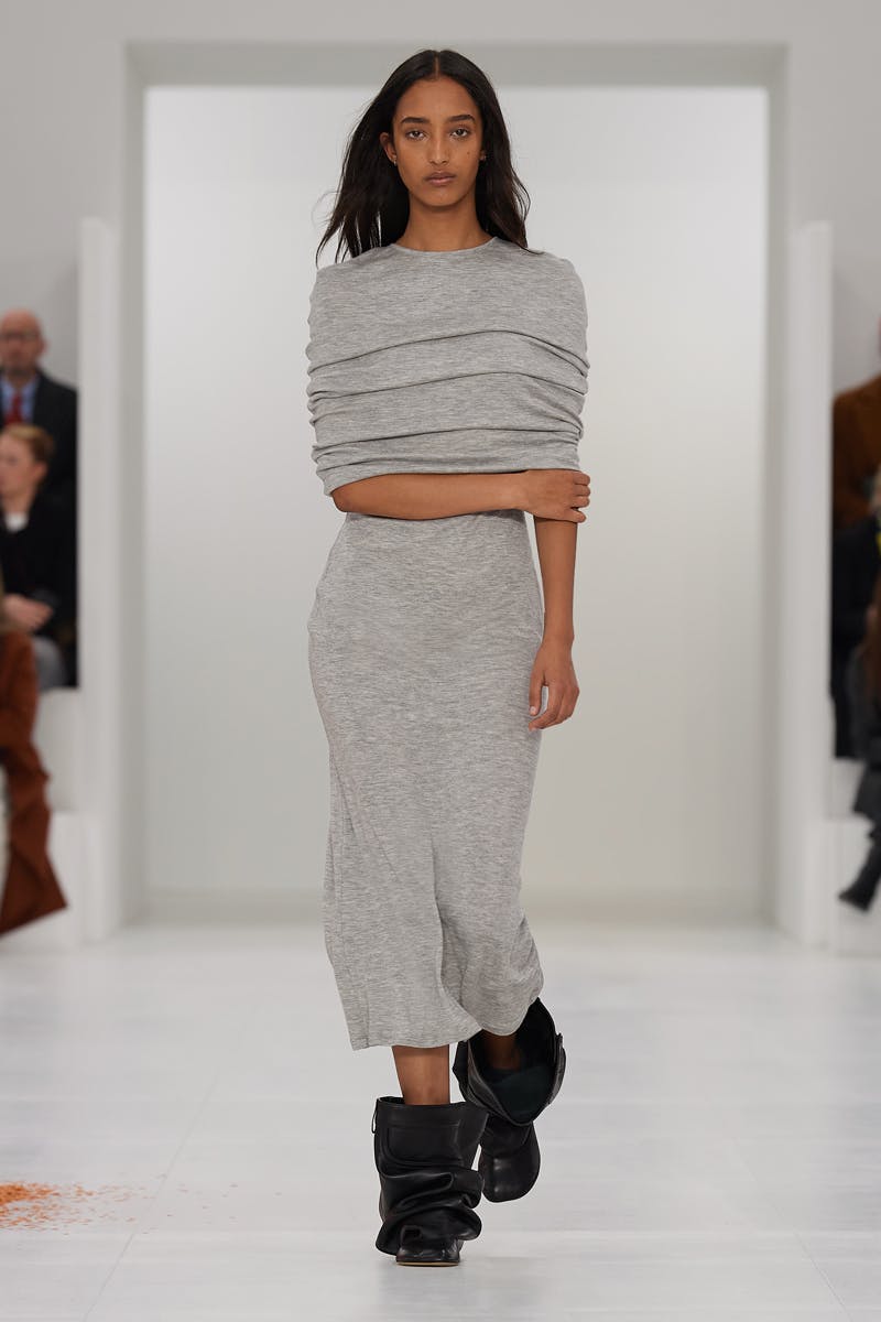 loewe-fall-winter-2023-womens-23