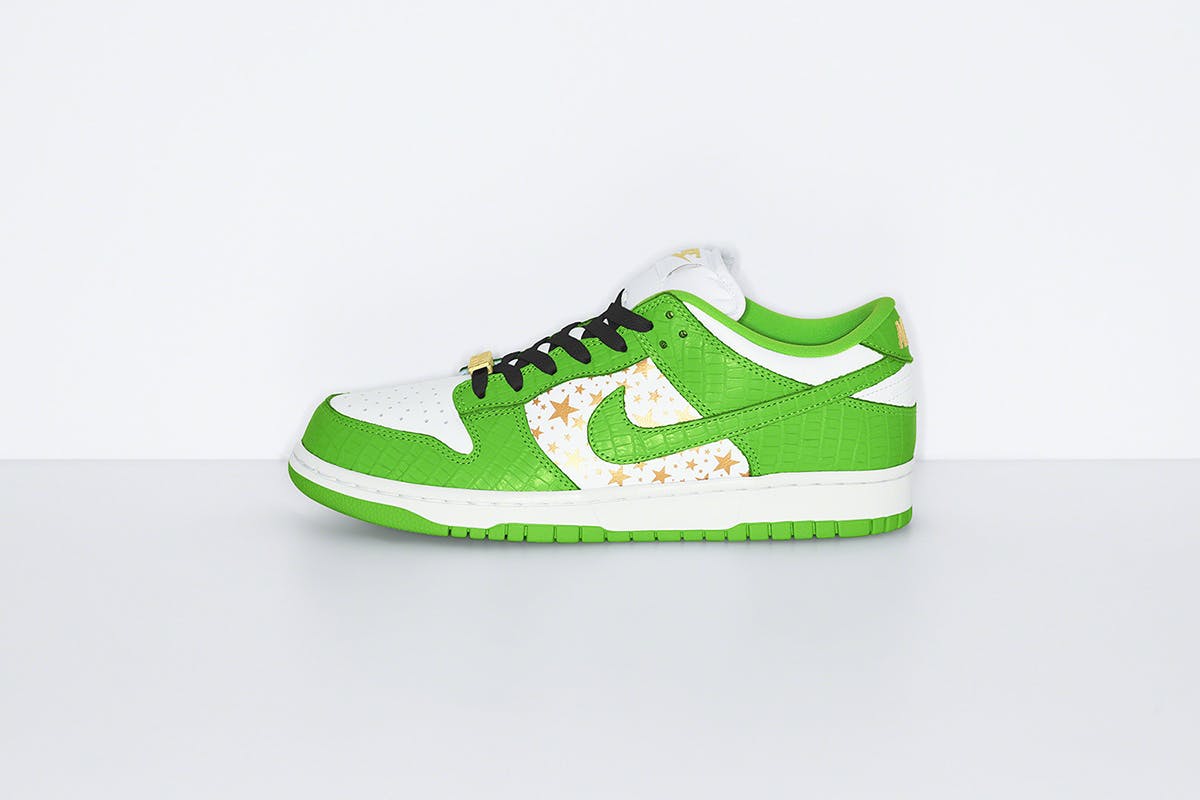 supreme-nike-sb-dunk-low-hyper-blue-release-date-price-14