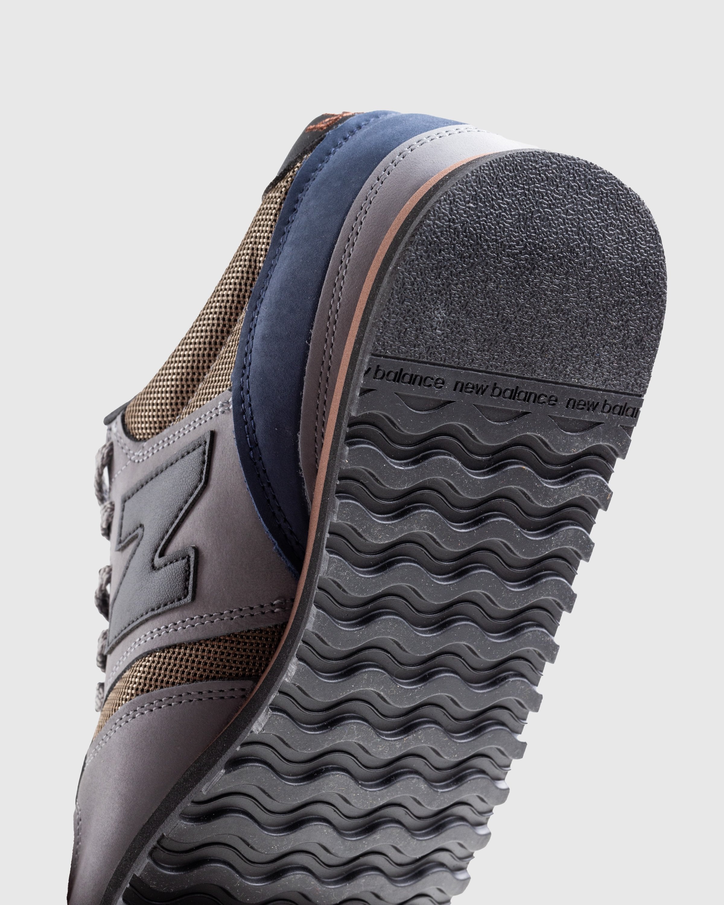 New balance 420 navy grey store