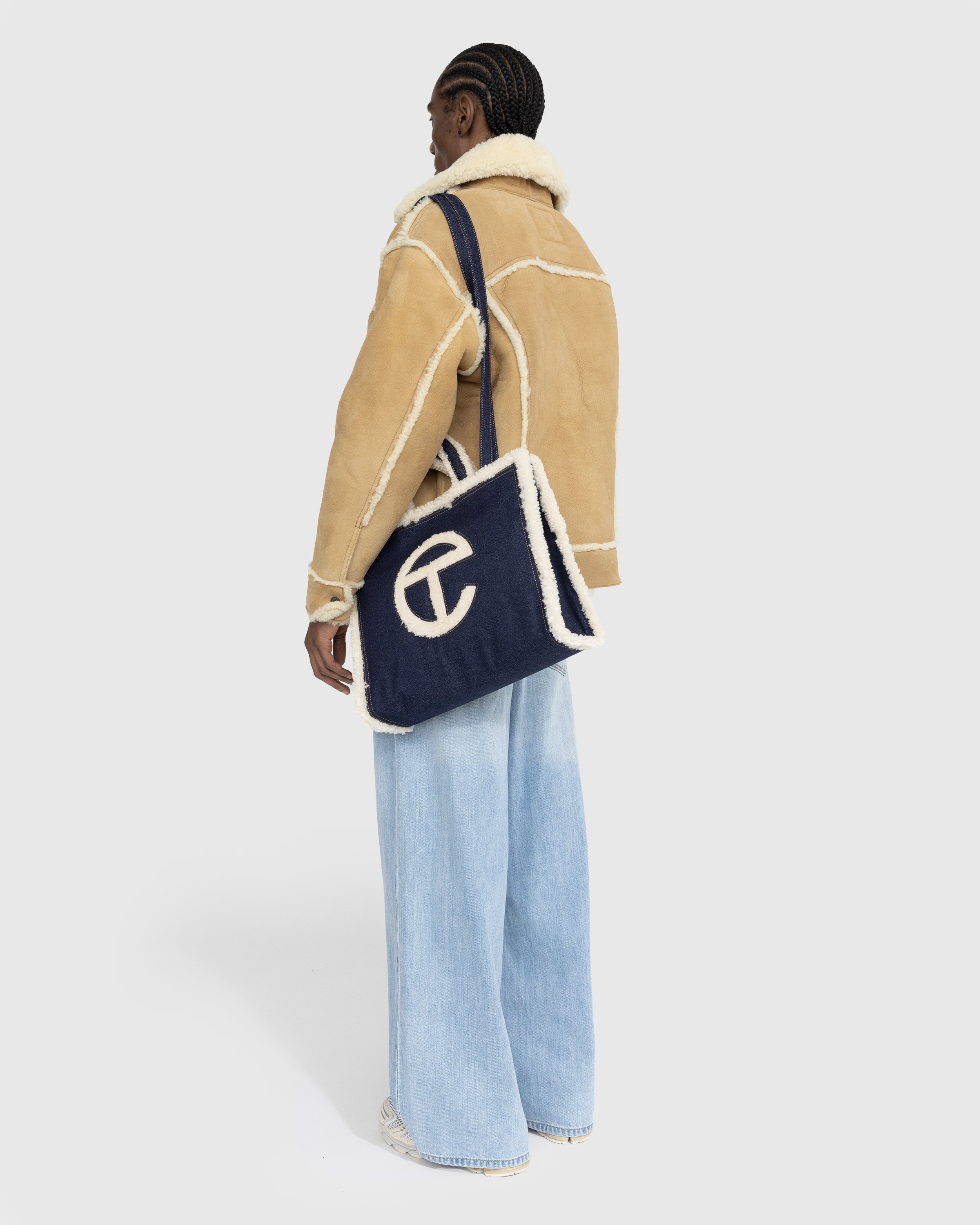 Ugg x Telfar – Denim Medium Shopper Indigo - Bags - Blue - Image 4