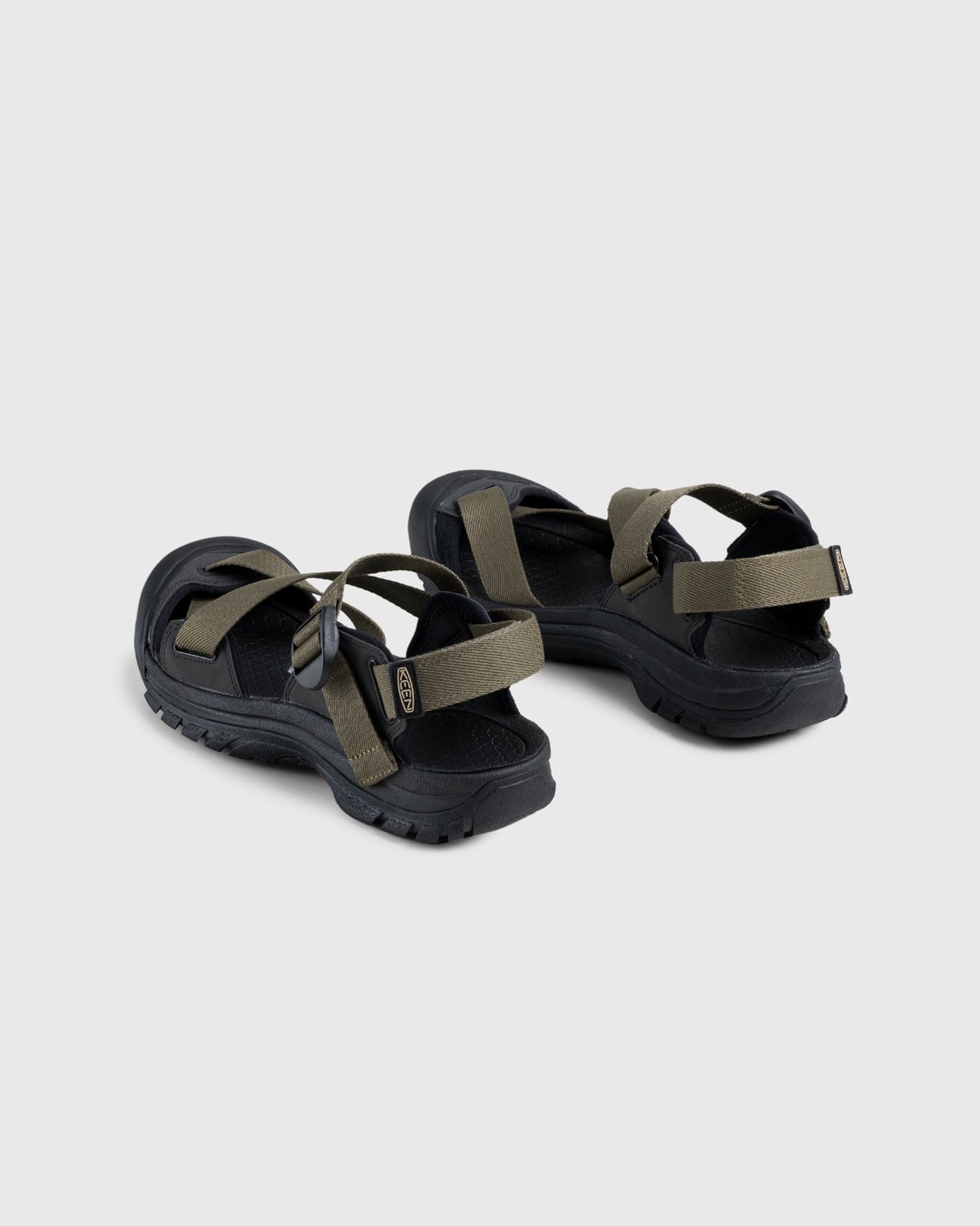 Keen – Zerraport II Military Olive/Black - Sandals & Slides - Green - Image 4
