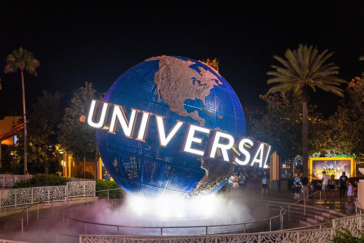 universal-theater-movie-rental-01