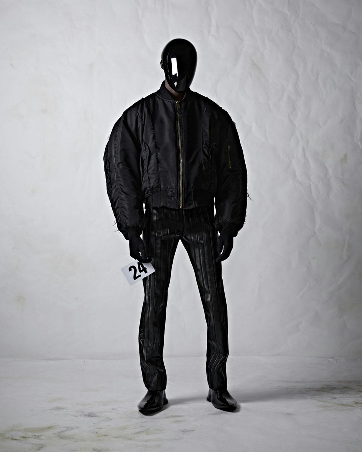 balenciaga-couture-2022-kim-kardashian-24