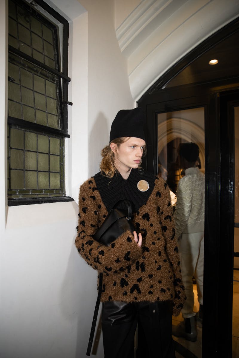 fw22-fashion-trends-faux-fur-hair-fleece (13)