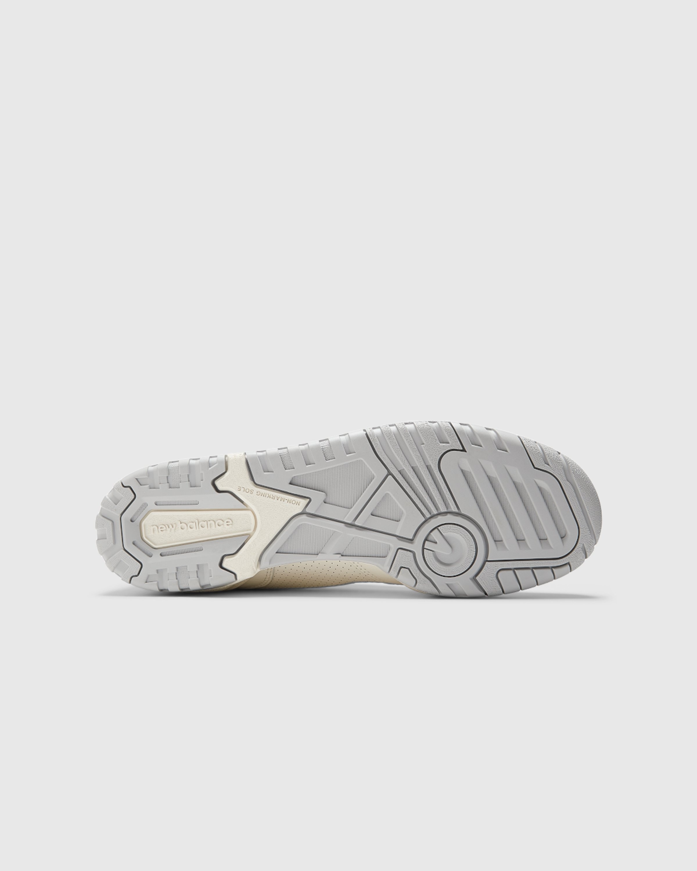 New balance outlet non marking