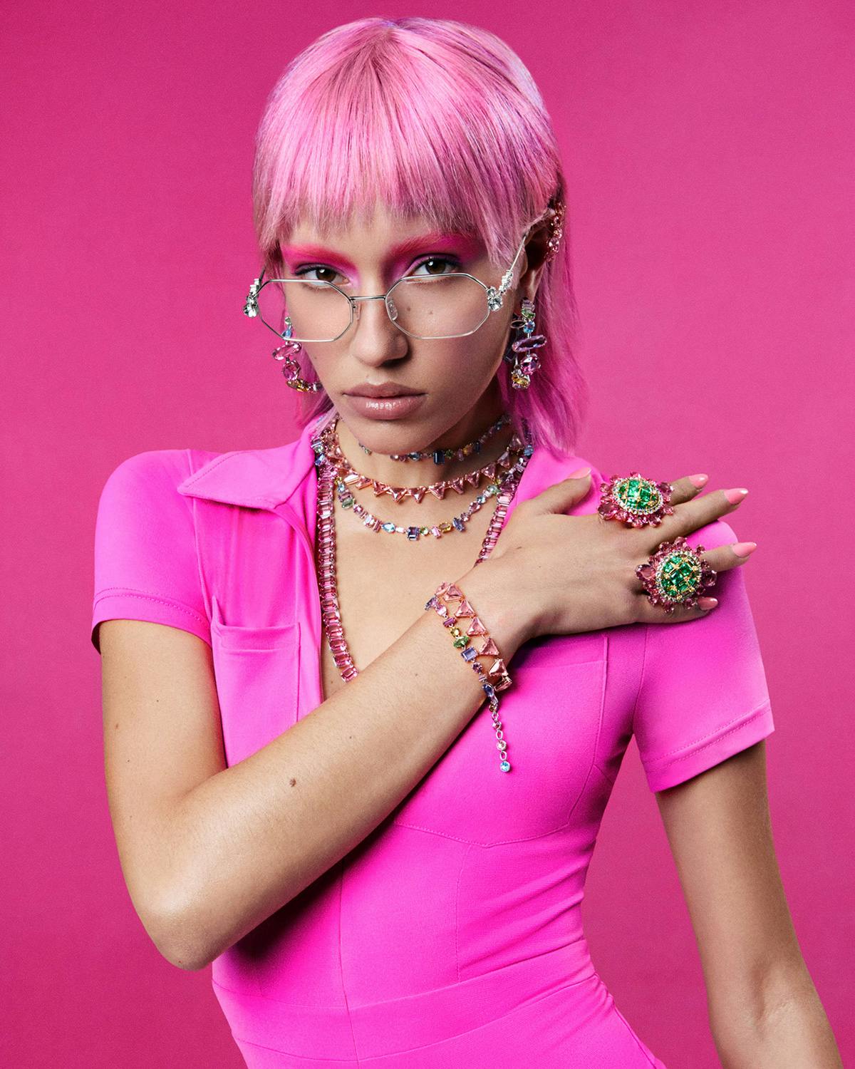 these-swarovski-sunglasses-give-big-bedazzled-energy-01
