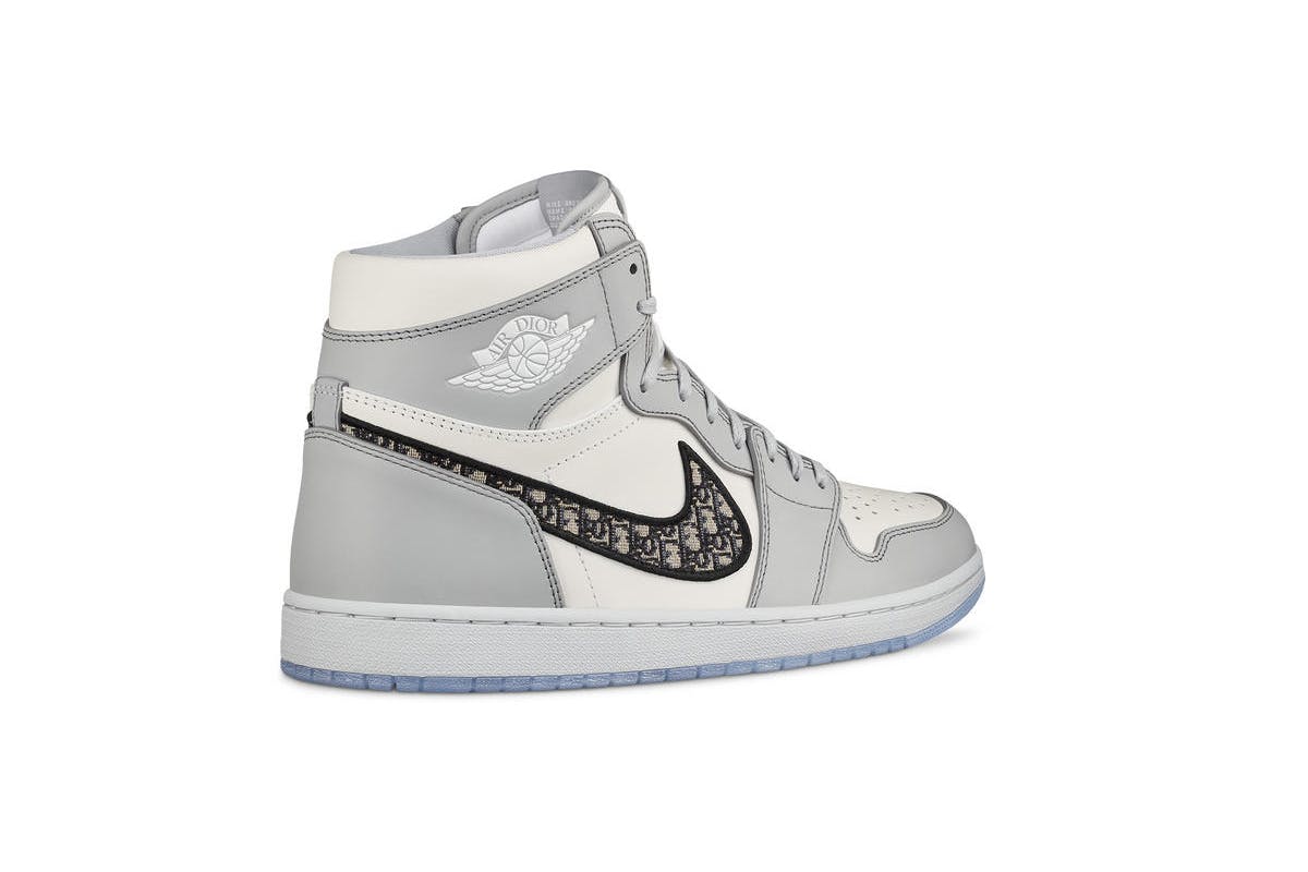 atlántico hacha Turbulencia Dior x Nike Air Jordan 1: Official Release Information & Images