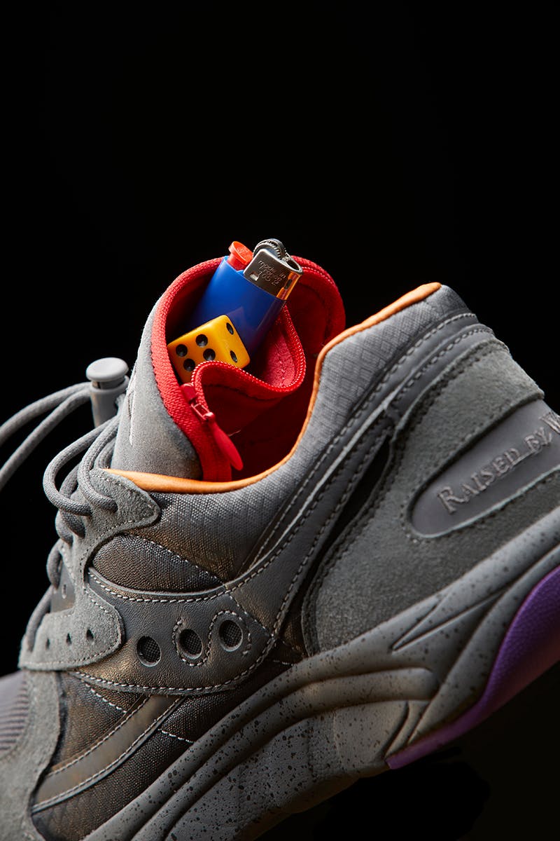 Helder op metalen nek Raised by Wolves x Saucony Has a Chad Muska-Inspired Pocket