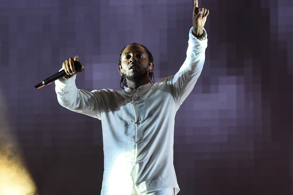 kendrick-lamar-accepts-pulitzer-prize-01