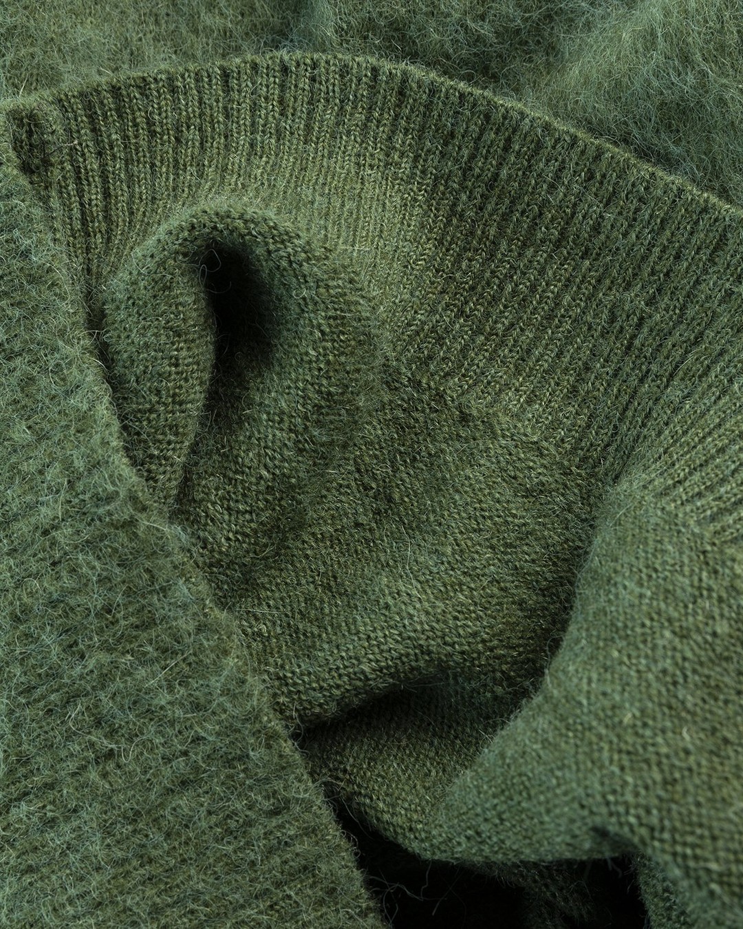 Highsnobiety – Mono Alpaca Sweater Green - Crewnecks - Green - Image 4