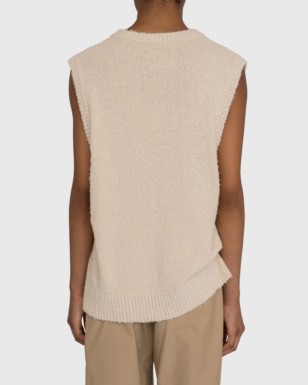 Highsnobiety – V-Neck Sweater Vest Beige - Knitwear - Beige - Image 3