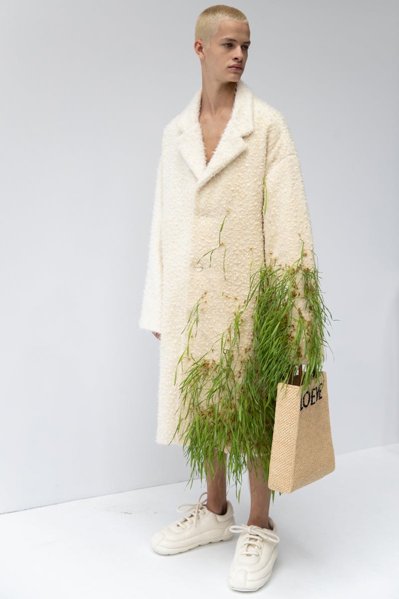 loewe-ss23-mens-runway-show-collection-1