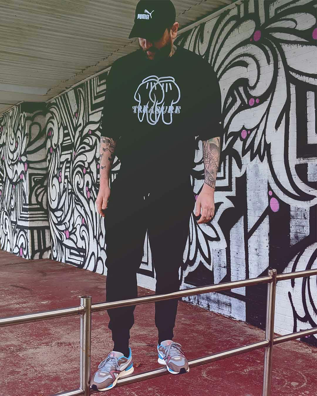 @treasurefingers