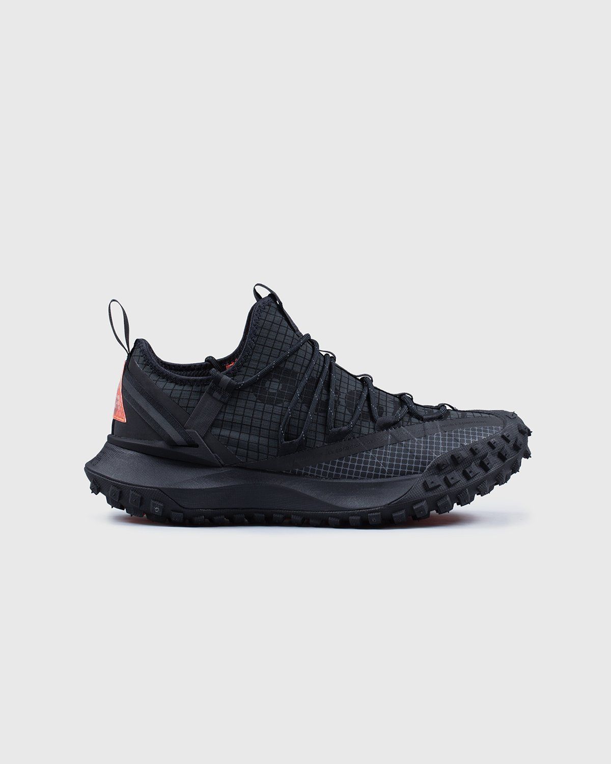 Nike ACG – Mountain Fly Low Anthracite | Highsnobiety Shop