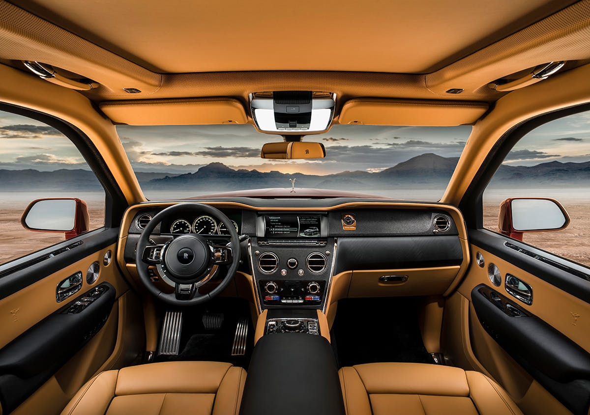 rolls-royce-cullinan-suv-08