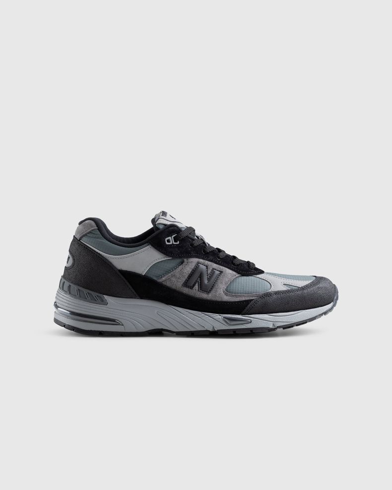 M 991 WTR Black