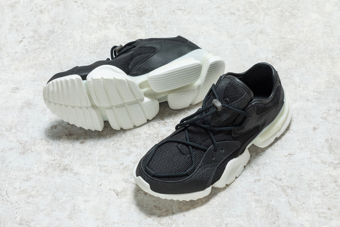 Reebok and Barneys New York to Drop Two New Run.R 96 Colorways