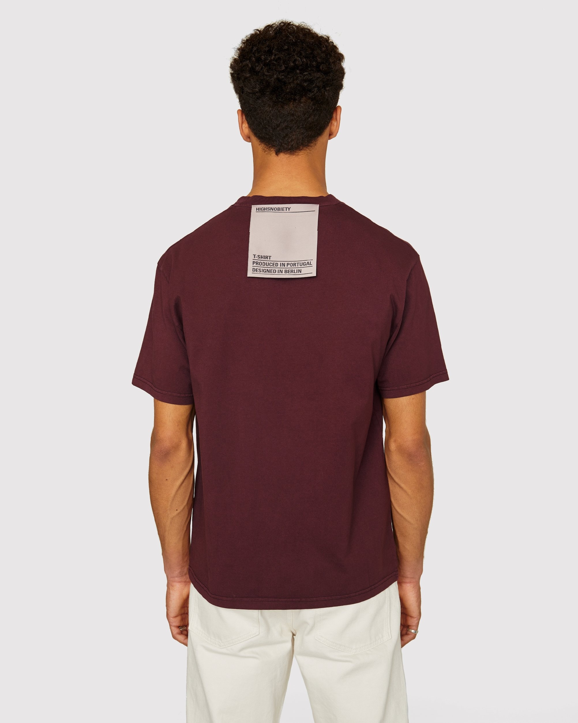 Highsnobiety – Staples T-Shirt Burgundy - T-shirts - Red - Image 3