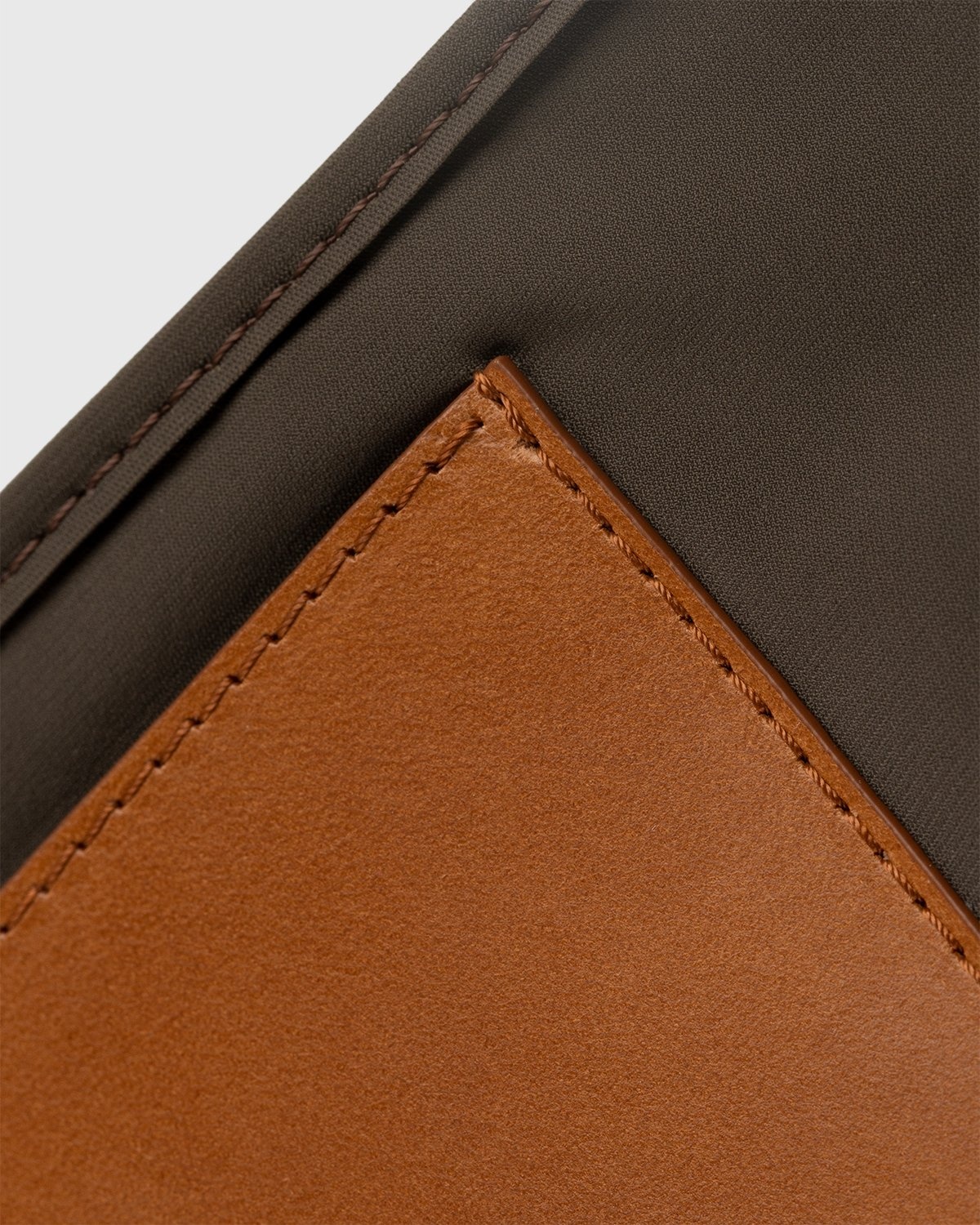 JACQUEMUS – La Banane Yelo Brown - Bags - Brown - Image 4