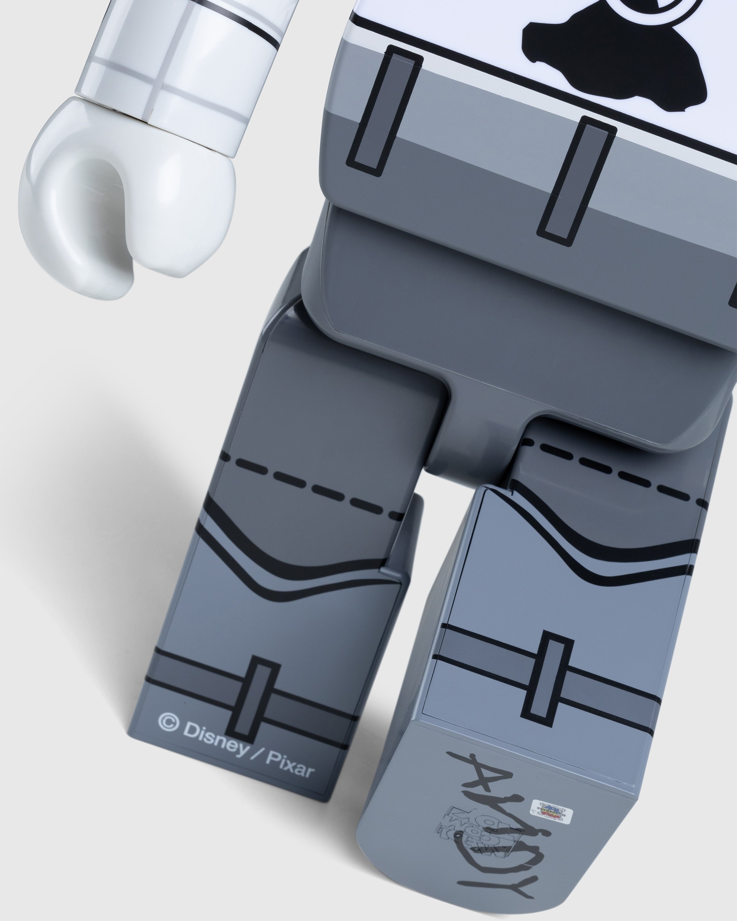 Medicom – Be@rbrick Woody (Black & White Version) 1000% Multi - Art & Collectibles - Multi - Image 4