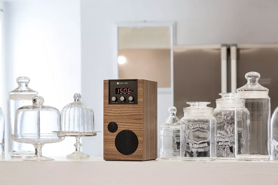como-audio-google-assistant-speaker-01