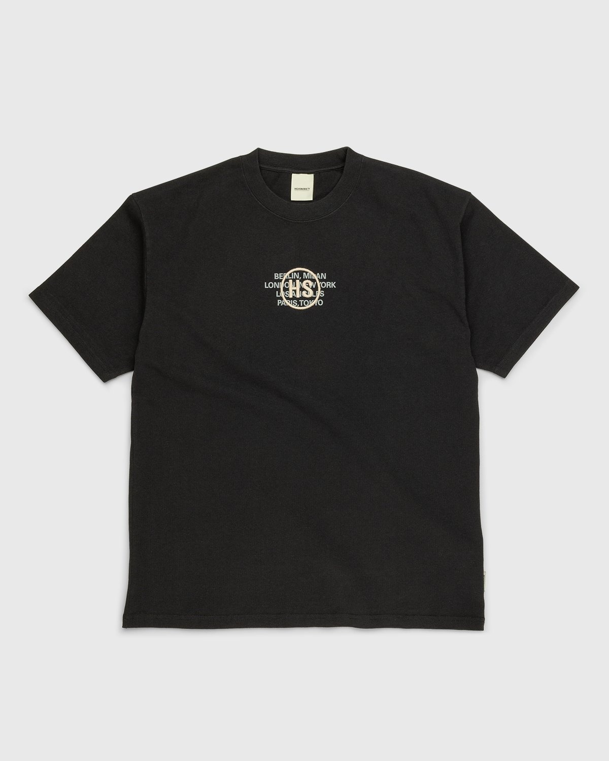 Highsnobiety – Logo T-Shirt Black - T-shirts - Black - Image 1