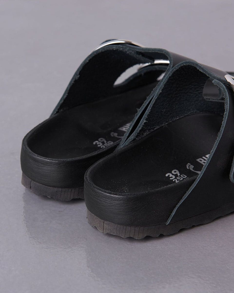birkenstock-united-arrows-arizona-big-buckle-collab (2)